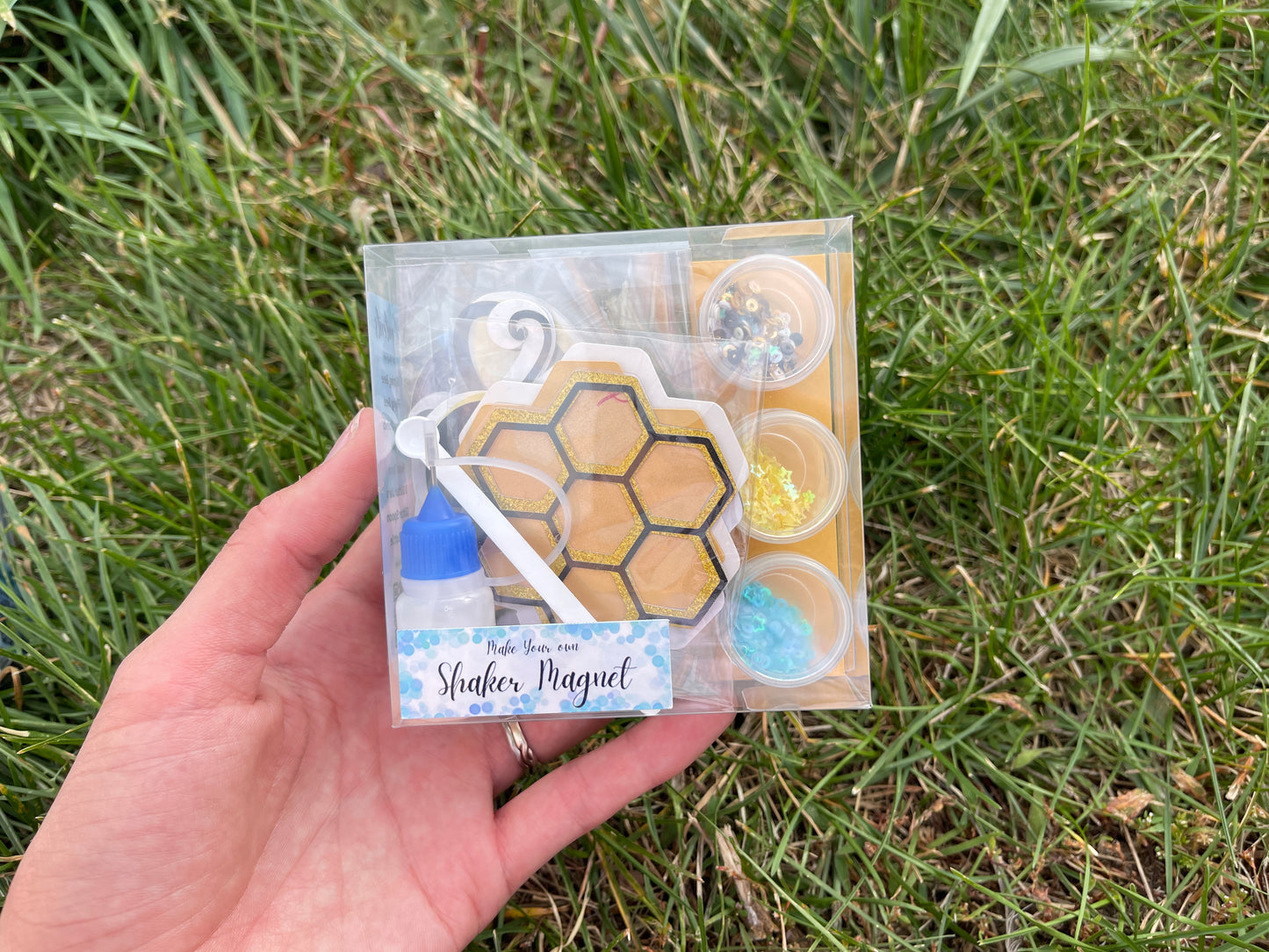 Bumblebee DIY Kit (Shaker Magnets)